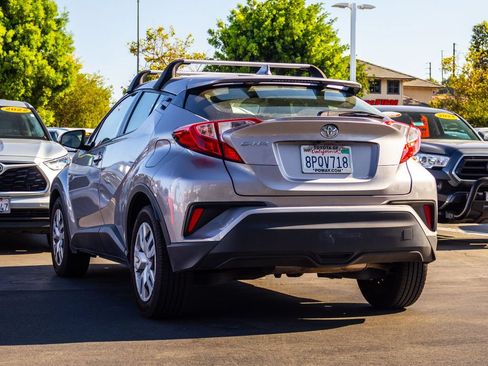 Used 2020 Toyota C-HR LE FWD image 5