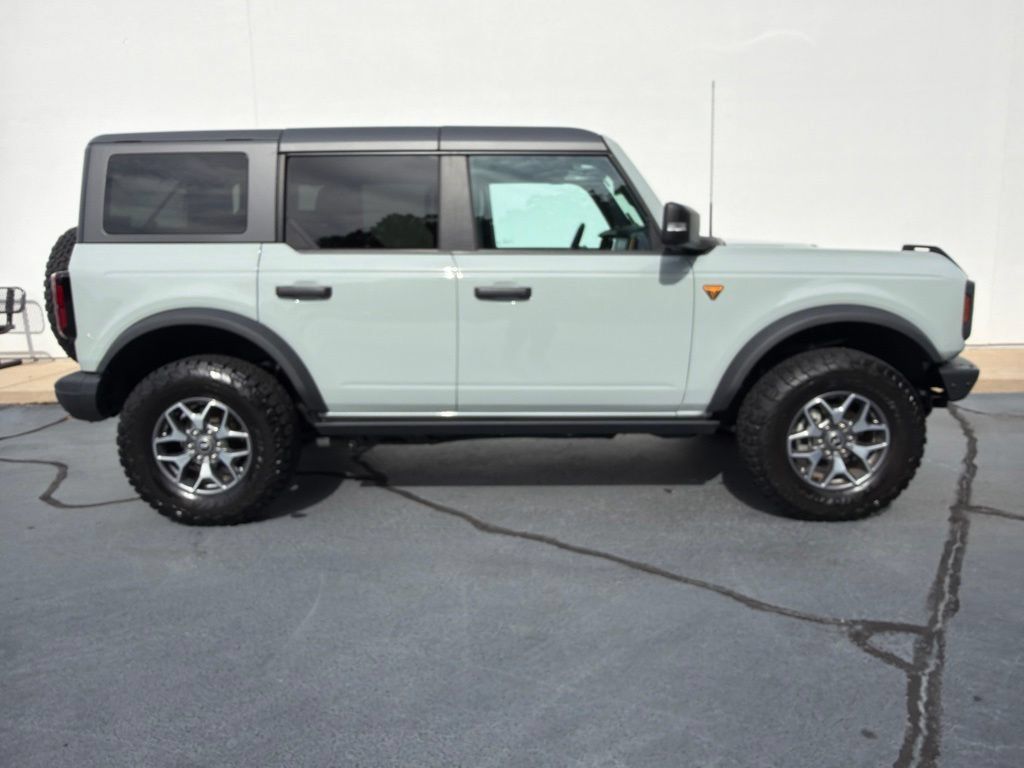 Used 2024 Ford Bronco Badlands AWD/4WD image 5