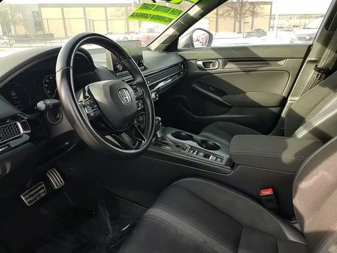 Used 2023 Honda Civic Sport image 9