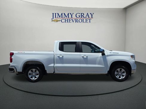 Used 2025 Chevrolet Silverado 1500 LT AWD/4WD image 6