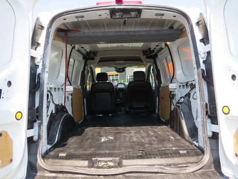 Used 2021 Ford Transit Connect XL image 12
