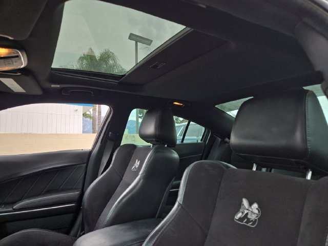 Used 2017 Dodge Charger R/T Scat Pack w/ Dynamics Package RWD image 4