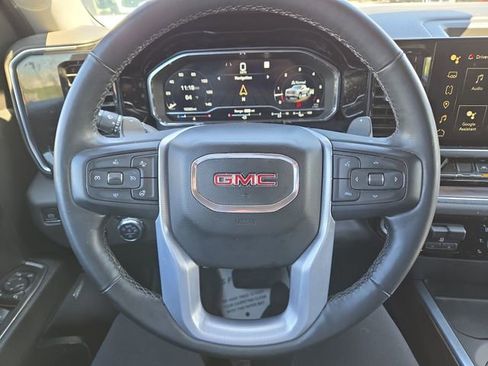 Used 2023 GMC Sierra 1500 SLT w/ SLT Convenience Package AWD/4WD image 17