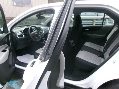 Used 2024 Chevrolet Equinox LS w/ Driver Confidence II Package image 12