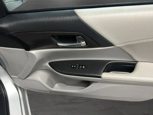 Used 2013 Honda Accord EX image 18