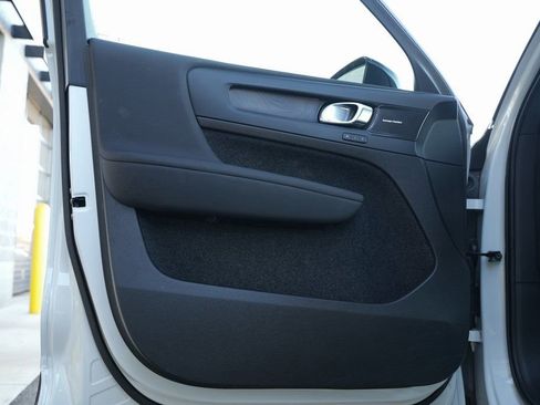 Used 2023 Volvo XC40 Recharge Ultimate image 96