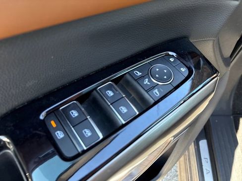 Certified 2023 Nissan Pathfinder Platinum AWD/4WD image 13