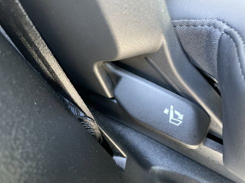 Used 2025 Volvo XC90 B6 Plus image 23