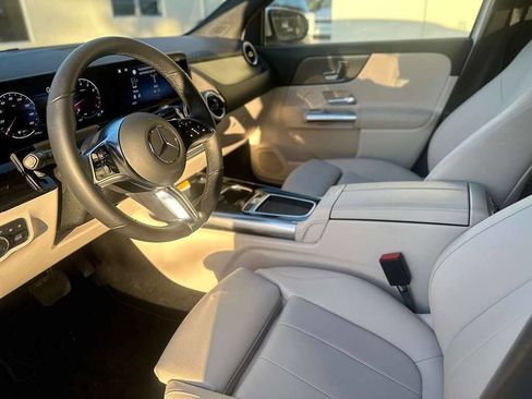 Used 2025 Mercedes-Benz GLA 250 4MATIC image 10