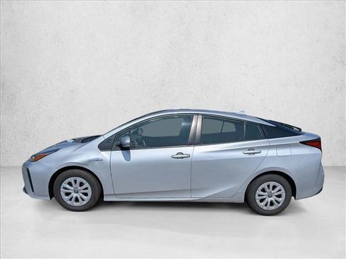Used 2021 Toyota Prius LE FWD image 8