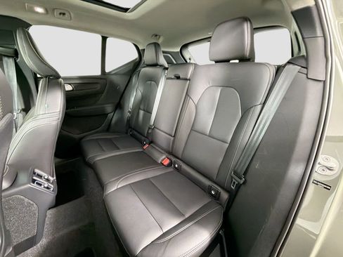 Certified 2025 Volvo XC40 B5 Plus image 25