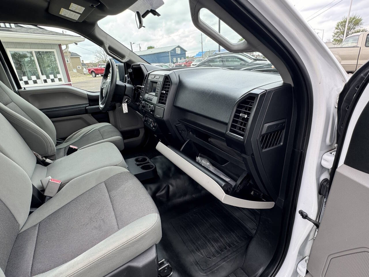 Used 2016 Ford F150 XL w/ Equipment Group 101A Mid RWD image 31