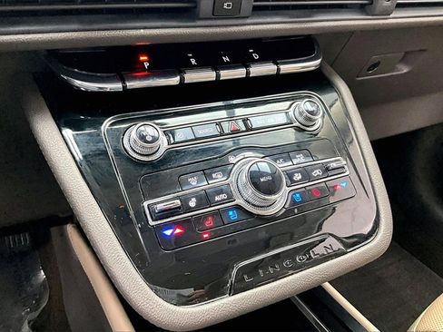 Used 2022 Lincoln Corsair FWD w/ Premium Package image 31