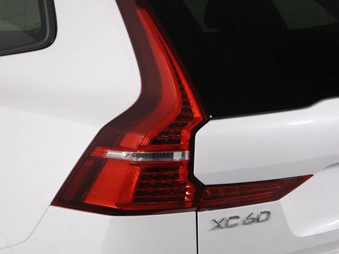 Certified 2025 Volvo XC60 T8 Core w/ Protection Package Premier AWD/4WD image 18