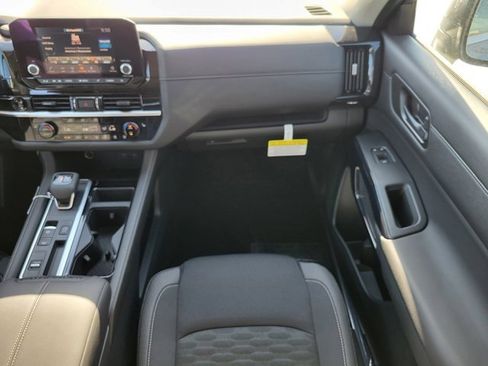 New 2025 Nissan Pathfinder SV w/ Black Appearance Package image 16