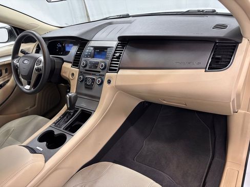 Used 2018 Ford Taurus SE image 17