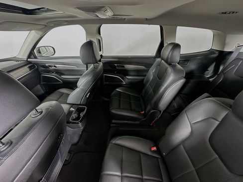 Used 2022 Kia Telluride EX w/ EX Premium Package FWD image 11