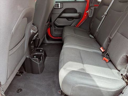 Used 2018 Jeep Wrangler Unlimited Sahara w/ Cold Weather Group image 19