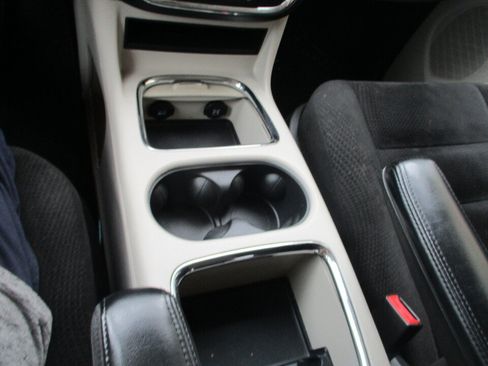 Used 2015 Dodge Grand Caravan SXT w/ Security Group FWD image 33