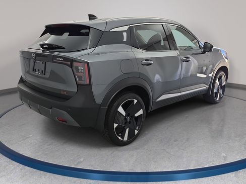 New 2026 Nissan Kicks SR FWD image 5