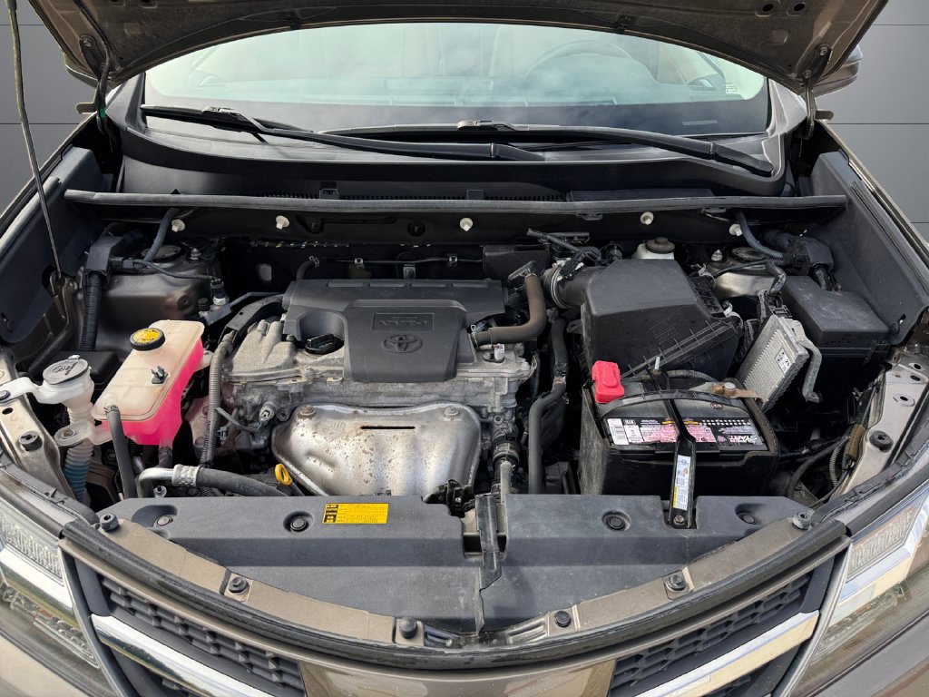 Used 2013 Toyota RAV4 LE AWD/4WD image 20