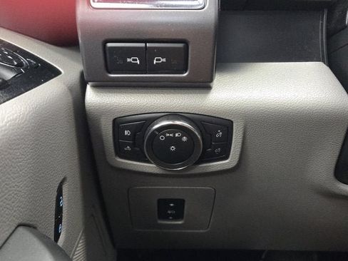 Used 2016 Ford F150 XLT w/ Equipment Group 302A Luxury AWD/4WD image 22