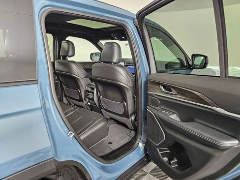 New 2026 Jeep Grand Cherokee Limited w/ Limited Altitude Package AWD/4WD image 33