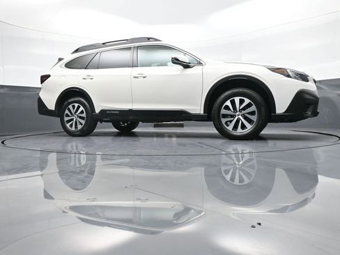 Used 2022 Subaru Outback Premium image 28