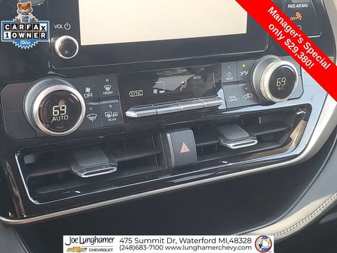 Used 2023 Toyota Highlander LE AWD/4WD image 19