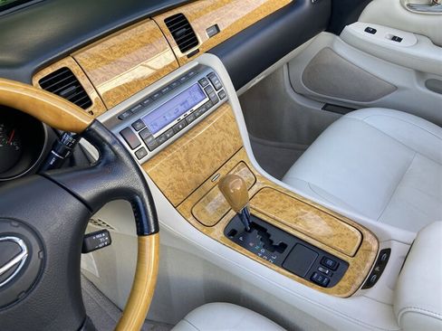 Used 2005 Lexus SC 430 Convertible RWD image 23