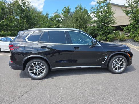 Certified 2026 BMW X5 xDrive40i w/ Climate Comfort Package AWD/4WD image 2