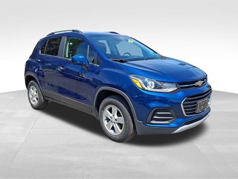 Certified 2020 Chevrolet Trax LT w/ LT Convenience Package AWD/4WD image 1