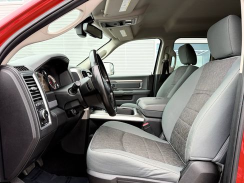 Used 2018 RAM 1500 SLT AWD/4WD image 18