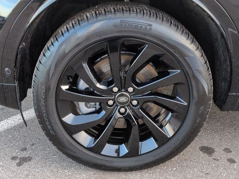 Used 2025 Land Rover Discovery Sport Dynamic SE image 13