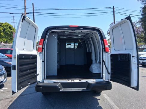 Used 2022 Chevrolet Express 2500 w/ Driver Convenience Package RWD image 8