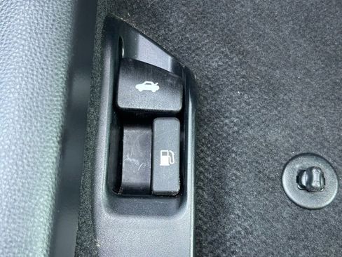 Used 2025 Toyota Corolla LE FWD image 20