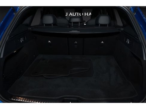 Used 2024 Mercedes-Benz GLC 300 4MATIC w/ AMG Line image 37