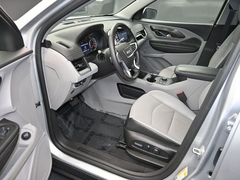 Used 2022 GMC Terrain SLT image 10