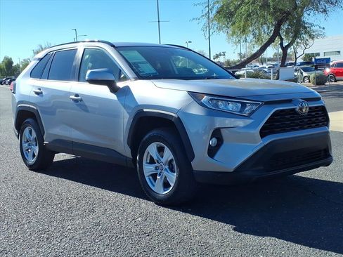 Used 2019 Toyota RAV4 XLE image 1