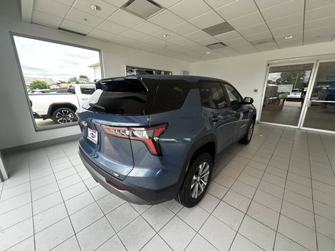 New 2027 Chevrolet Equinox LT FWD image 7