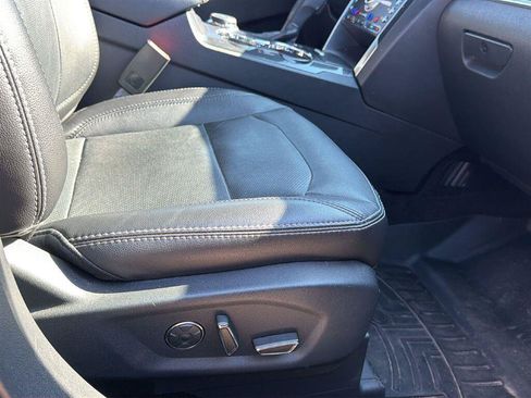 Used 2017 Ford Explorer Limited w/ Equipment Group 301A AWD/4WD image 27
