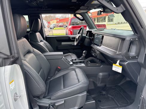 New 2026 Ford Bronco Badlands AWD/4WD image 32