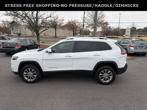 Used 2019 Jeep Cherokee Latitude Plus w/ Comfort/Convenience Group image 7