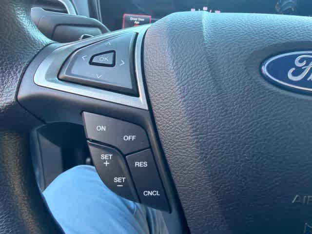 Used 2018 Ford Fusion SE w/ Fusion SE Technology Package FWD image 14