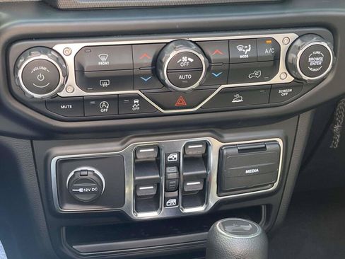 Used 2021 Jeep Wrangler Unlimited Sport AWD/4WD image 26