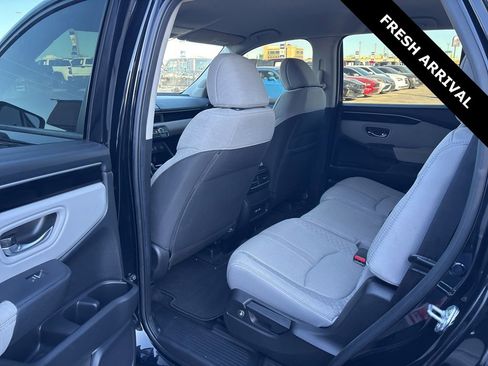 Used 2023 Honda Pilot LX image 13