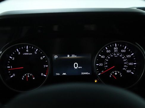 Used 2024 Kia Carnival EX FWD image 26