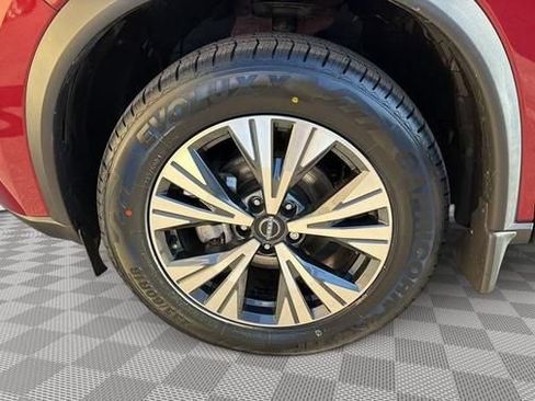 Used 2023 Nissan Rogue SV AWD/4WD image 14