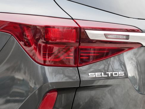 Certified 2023 Kia Seltos S w/ Navigation Package image 17
