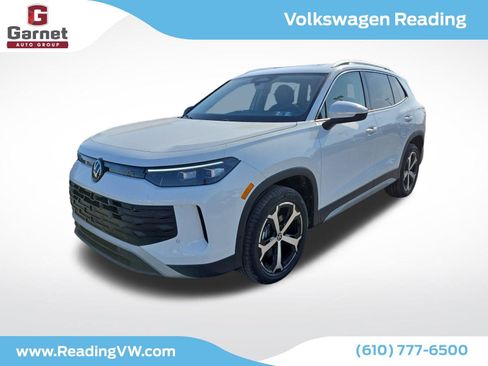 New 2026 Volkswagen Tiguan SE image 1